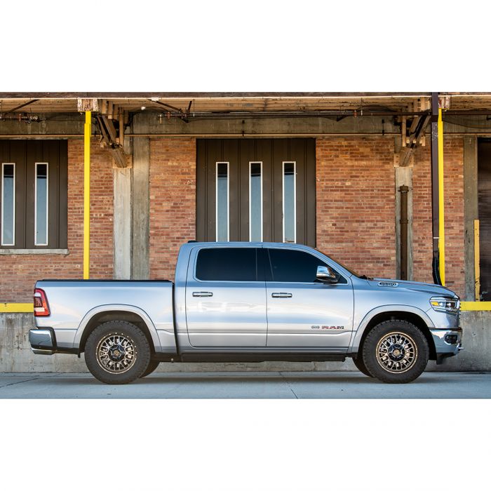 ReadyLift 66-19150 Air-Ride Strut-Spacer Leveling System