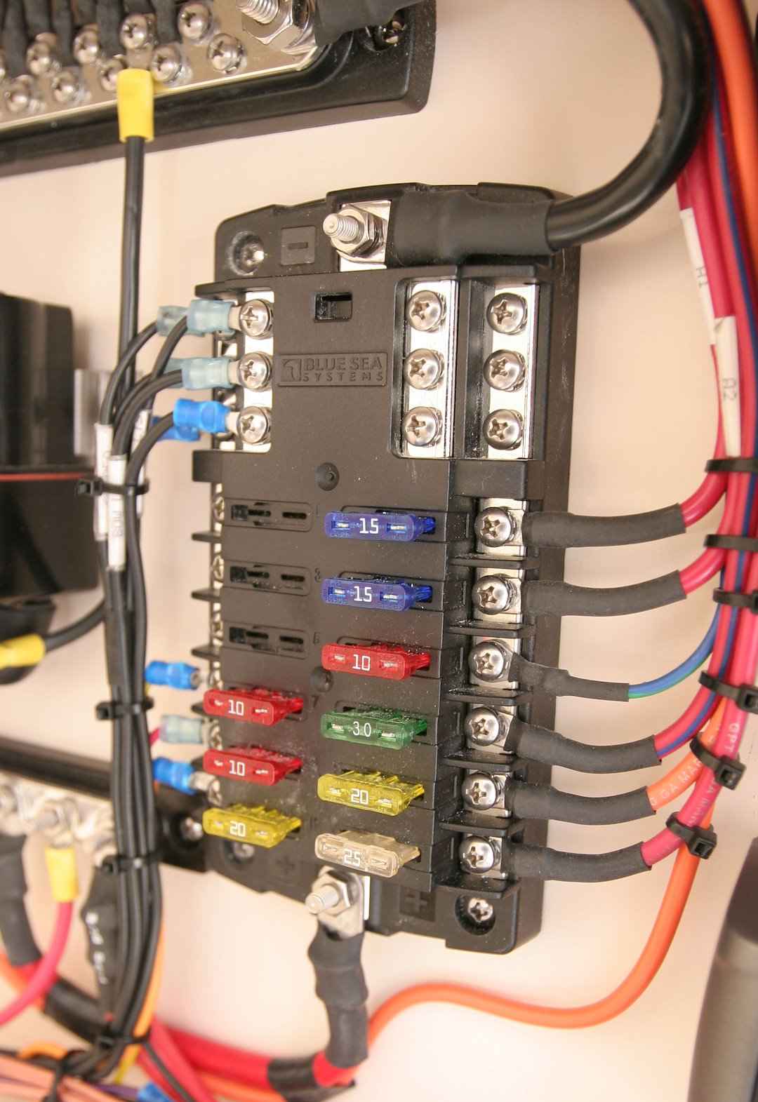 Blue Sea 12-Circuit ATO/ATC Fuse Block – 5026-BSS