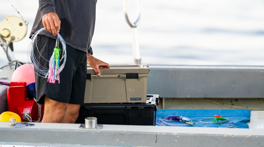 Decked A0040-DBIN-TAN D-co Bin 32 Portable Storage Box