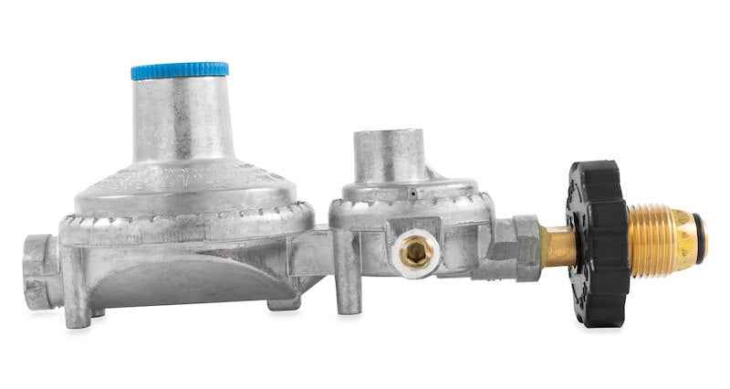 Camco 59333 RV Two-Stage Propane Regulator, Horizontal Mount – image 3