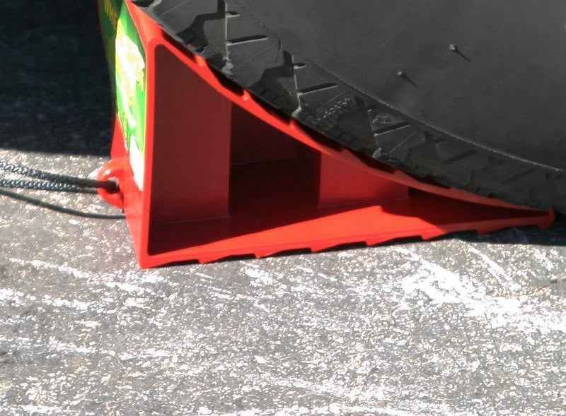 Valterra A10-0908 Wheel Chock, Red Plastic 7 Inch Single – image 3