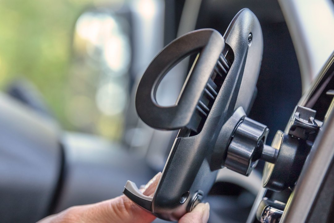 Husky Liners 87000 Vent-Mounted Phone Cradle