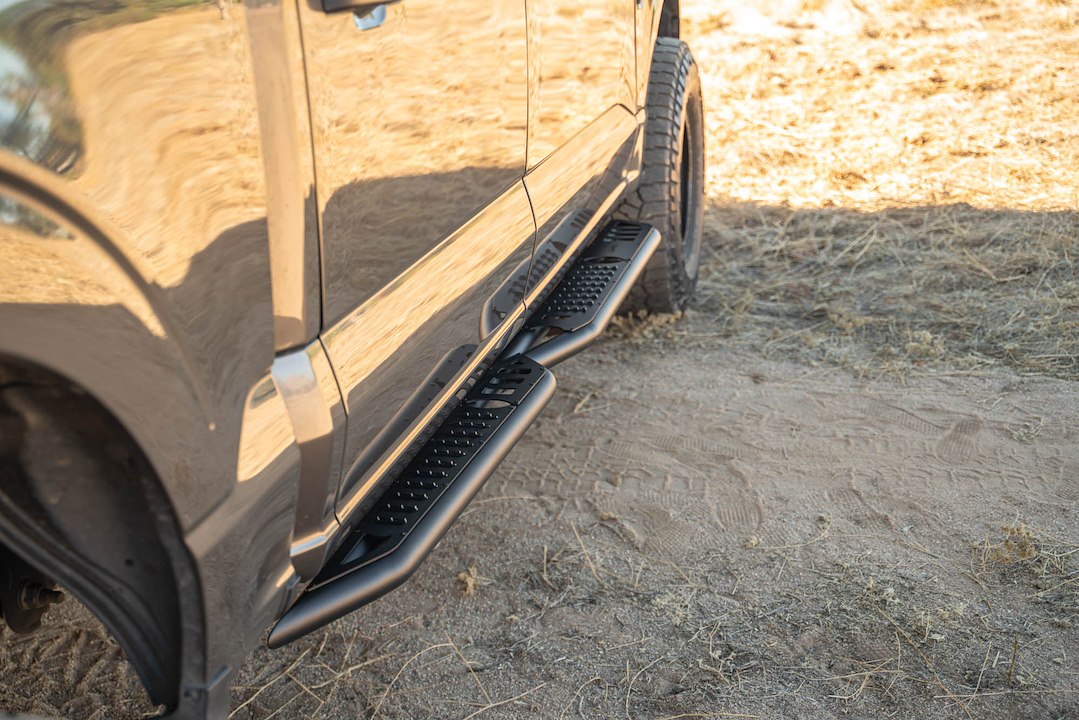 DV8 Offroad SRFF1-01 Centric Crew Cab Entry Bars