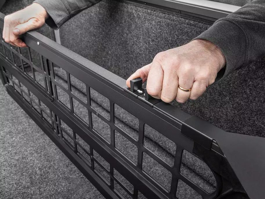 Roll-N-Lock Cm532 Cargo Manager Truck-Bed Partition