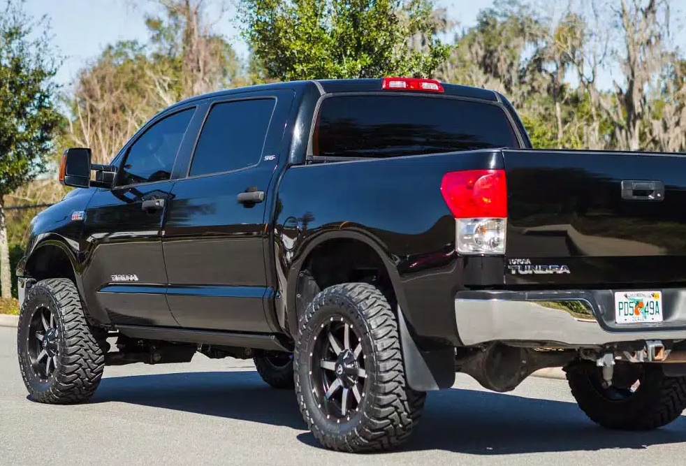 AMP Research 7515501A 2010–2015 4Runner Lighted PowerSteps - image 7