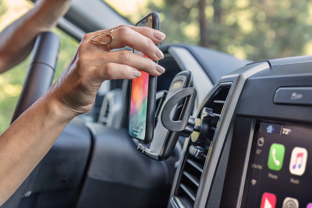 Husky Liners 87000 Vent-Mounted Phone Cradle