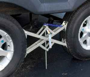 BAL RV 28024 X-Tended Fit X-Chocks - 17 in Maximum Extension, Set of 2