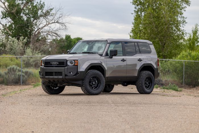 ReadyLIFT 69-54255 Land Cruiser SST Suspension System