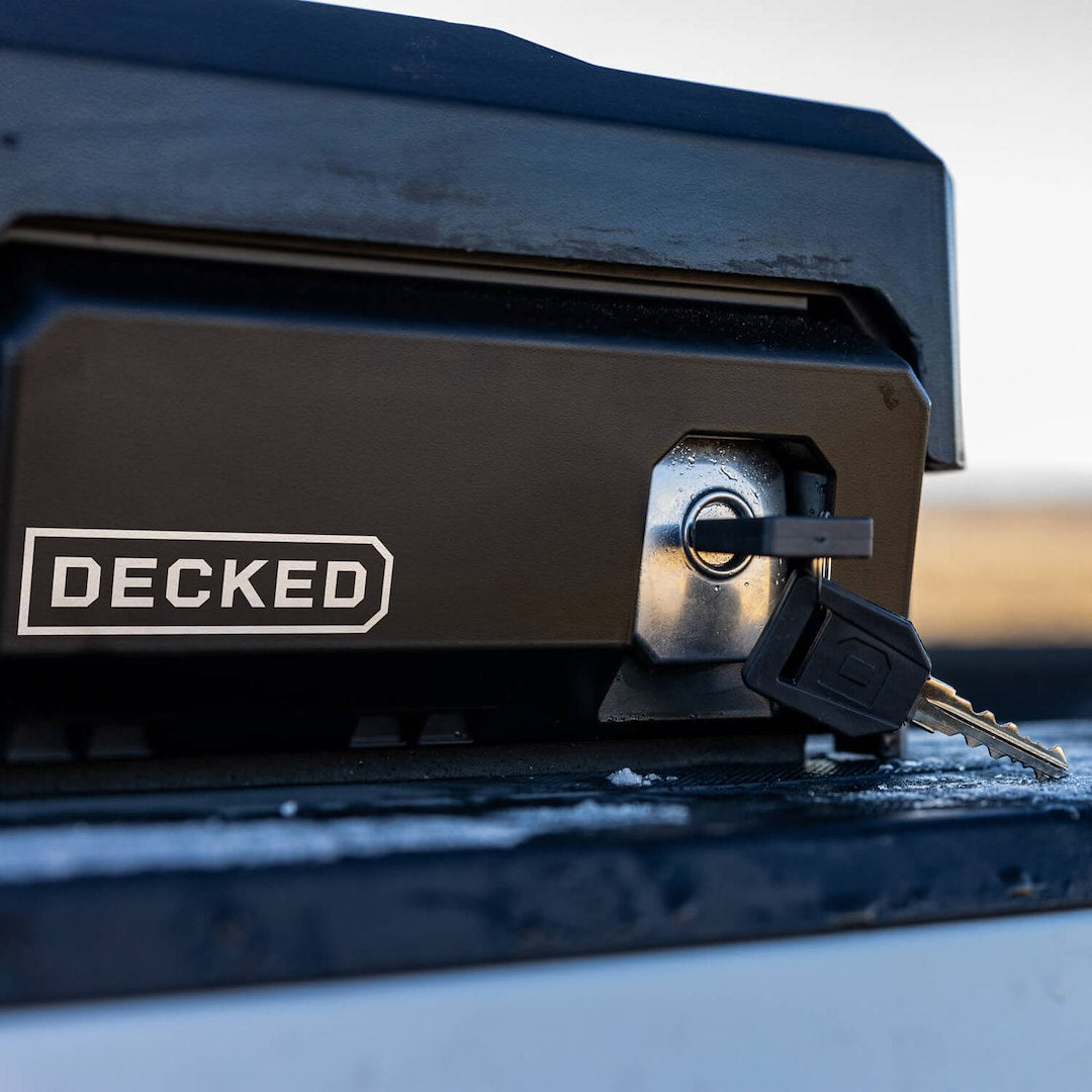 Decked Dtb2t22-Blk Locking Crossover Storage Box