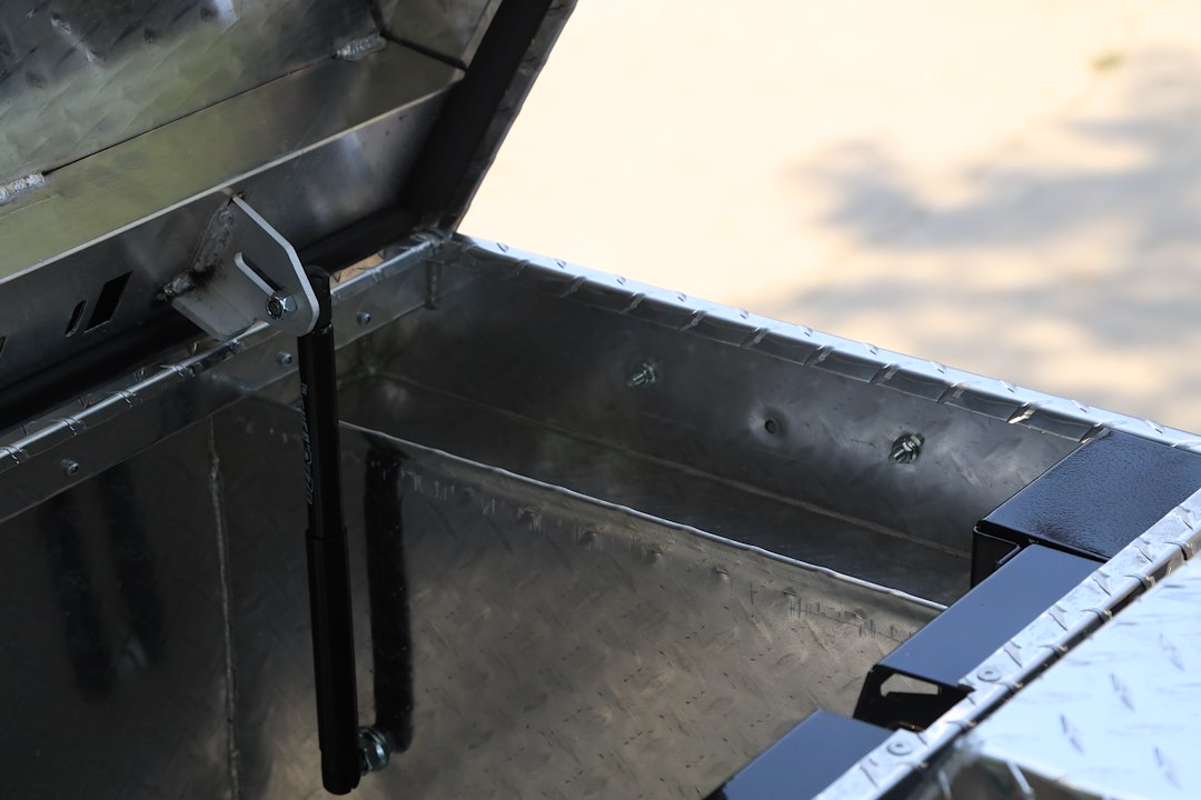 Dee Zee Dz 11748 Side-Mount Tool Storage Box - image 4