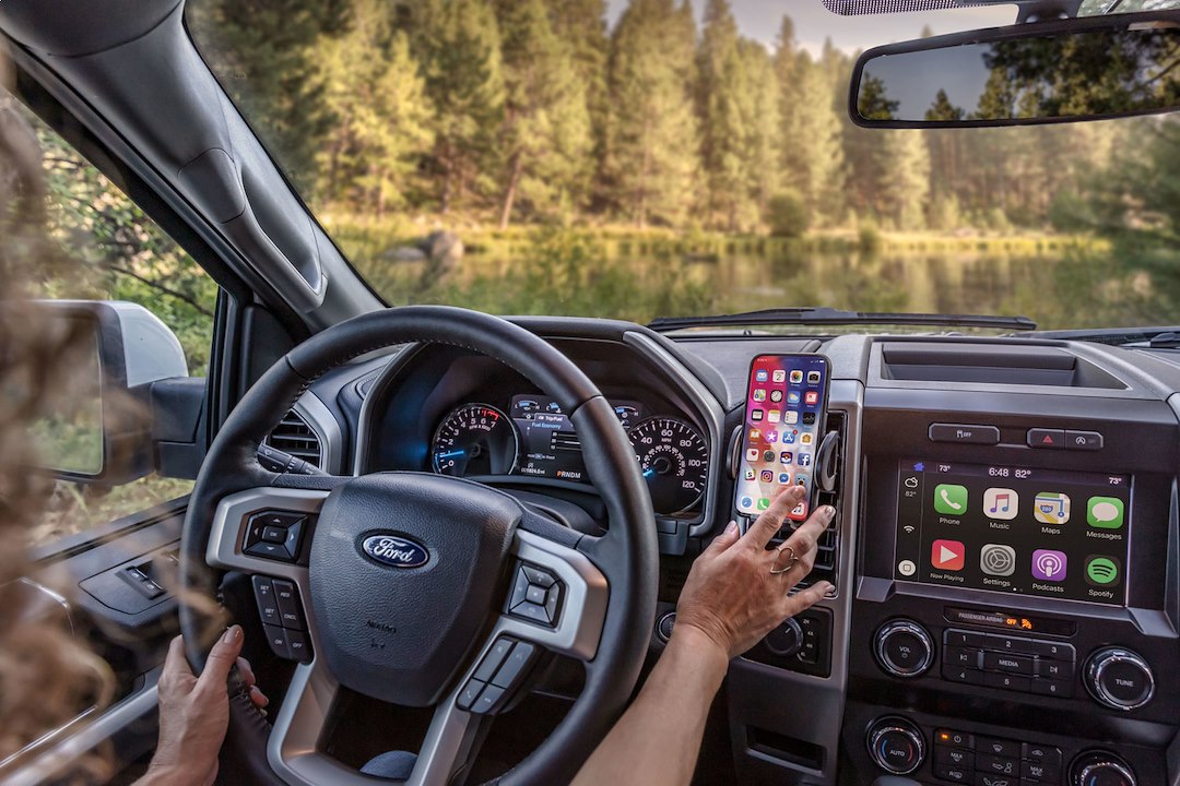 Husky Liners 87000 Vent-Mounted Phone Cradle