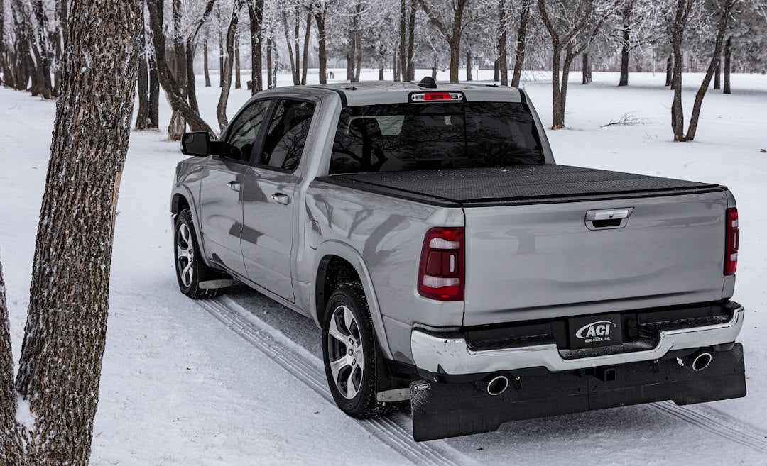 ACCESS Covers B3050079 LOMAX Tundra 5.5-Foot Low-Profile Cover