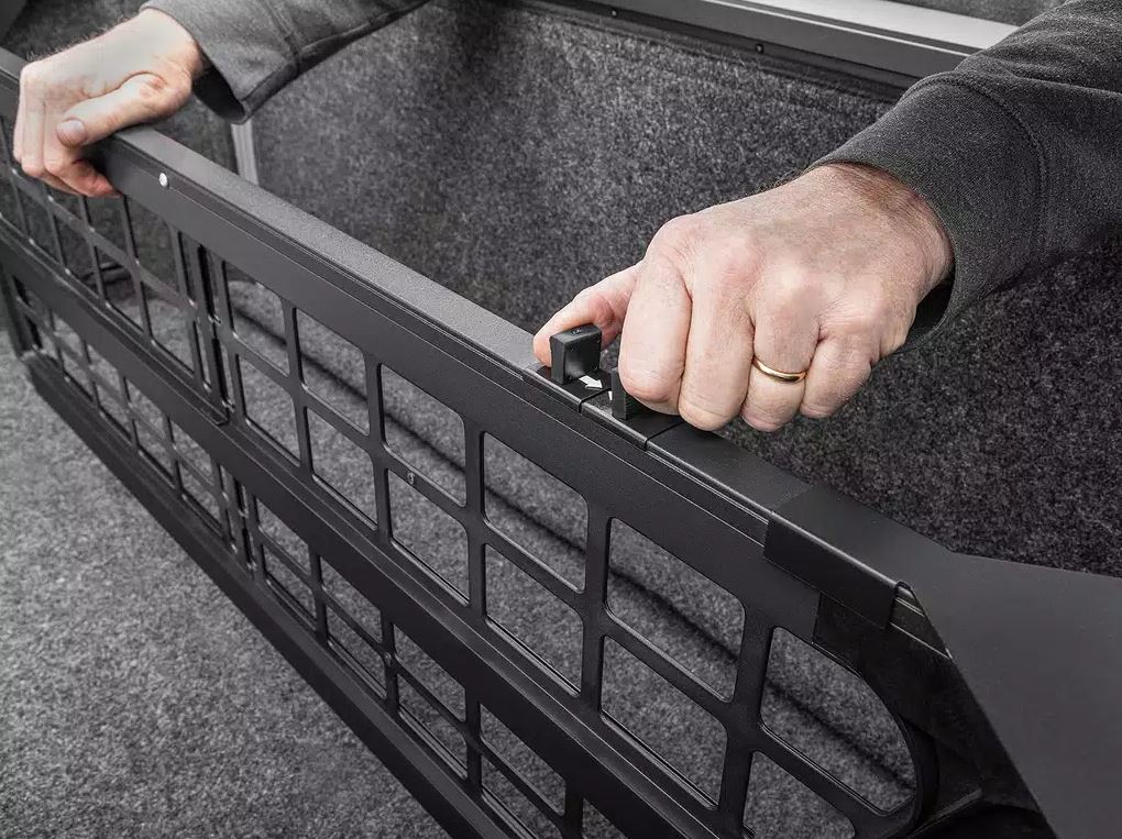 Roll-N-Lock Cm127 Truck-Bed Cargo Partition