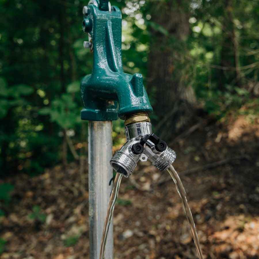 Camco 20114 Metal Dual-Outlet Garden Hose Y-Valve