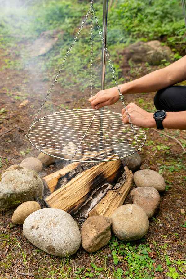 Coghlan's 17-in Tripod Campfire Grill with Lantern Holder – 9340