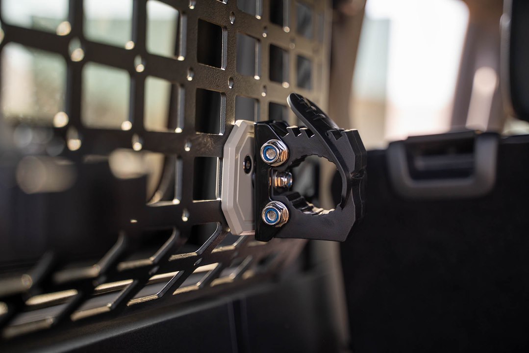 DV8 Offroad UNMM-01GR Cargo Tool Clamp