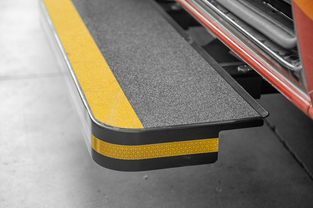 Legend Fleet LF-U3RS-18 UpStep RS3 Retracting Entry Step