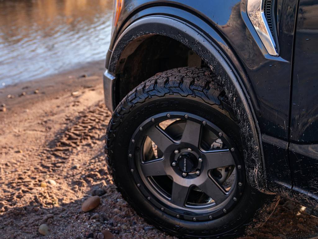 Husky Liner 2803909 OE Style Flare Kit