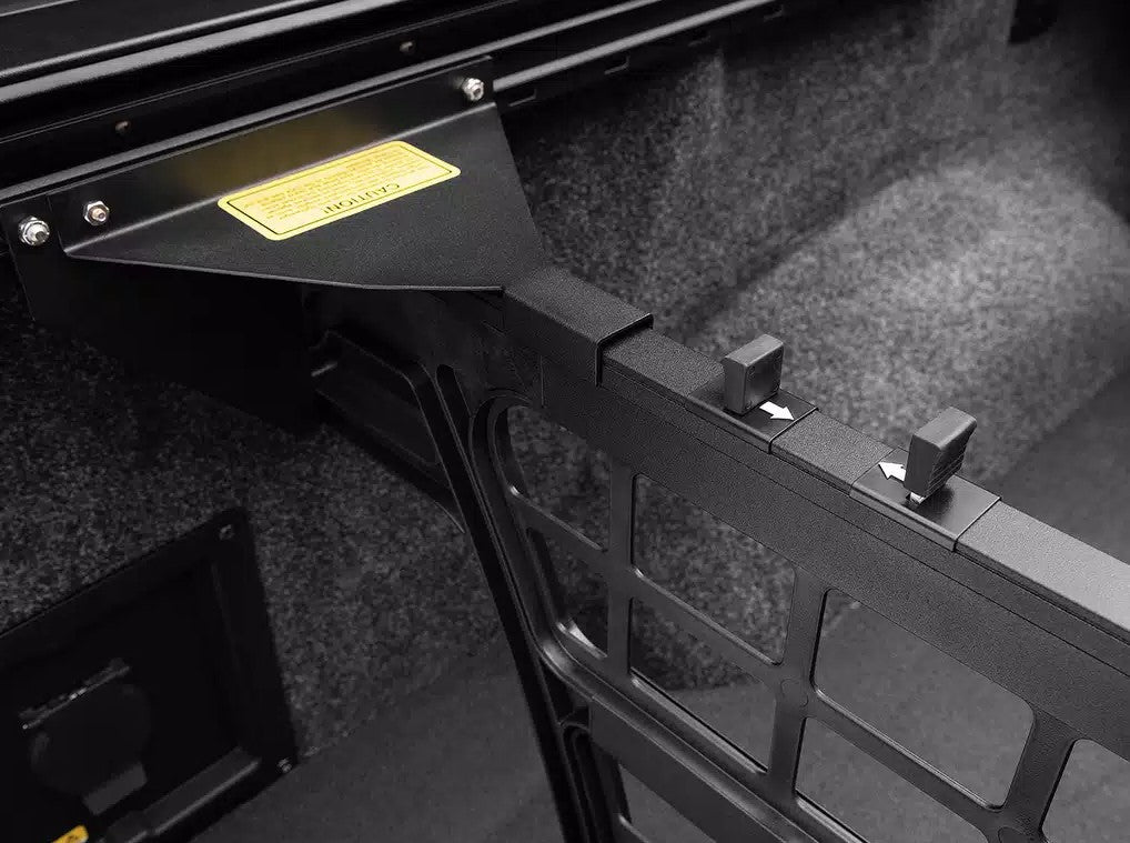 Roll-N-Lock Cm401 Truck-Bed Cargo Partition