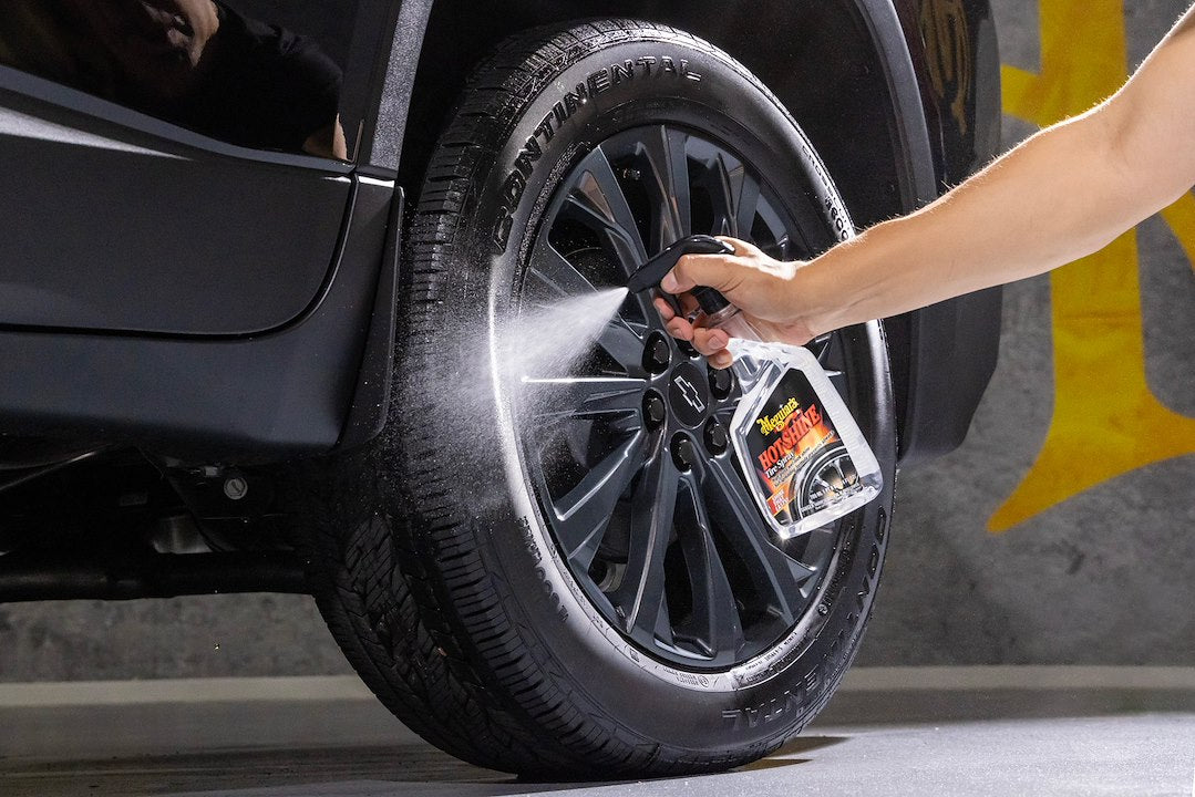 MEGUIARS WAX Meguiars Tire Dressing (G12024) – Unit Size: 24 Ounce