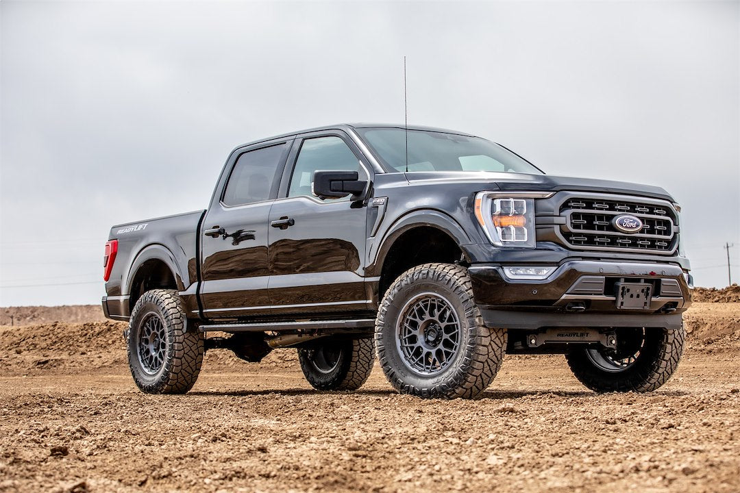 ReadyLift 44-21600 Six-Inch Suspension Lift System