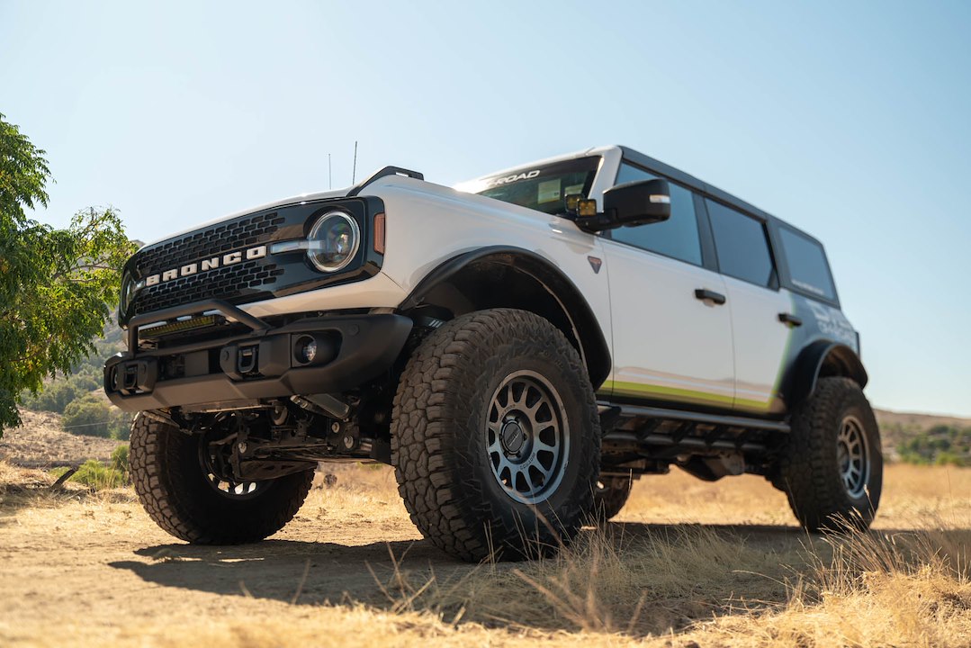 DV8 Offroad LBBR-09 Bronco Front Bull Bar