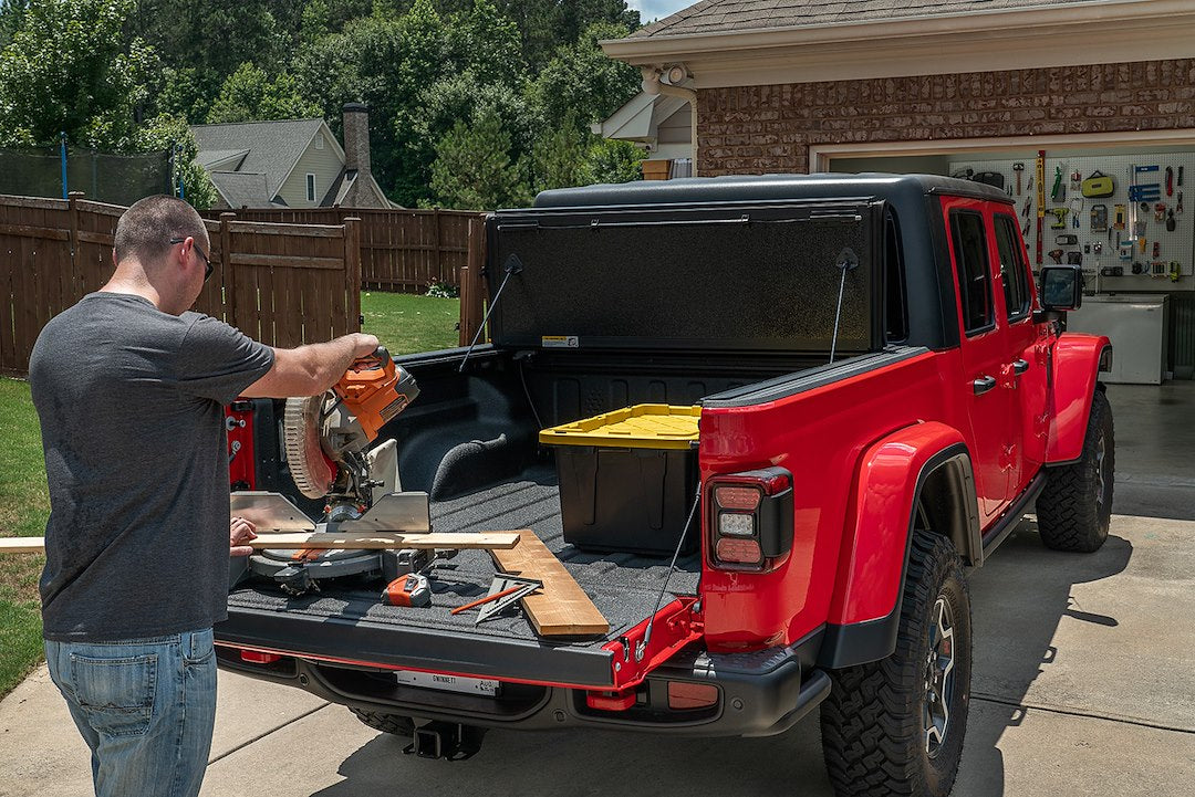Rugged Ridge 13550.24 ARMIS Hard-Folding Aluminum Bed Cover