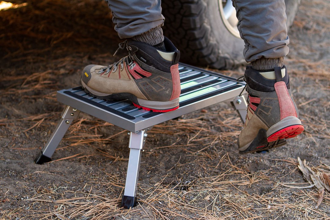 Ironman 4x4 IQFSTEP Quick-Fold Camp Access Steps