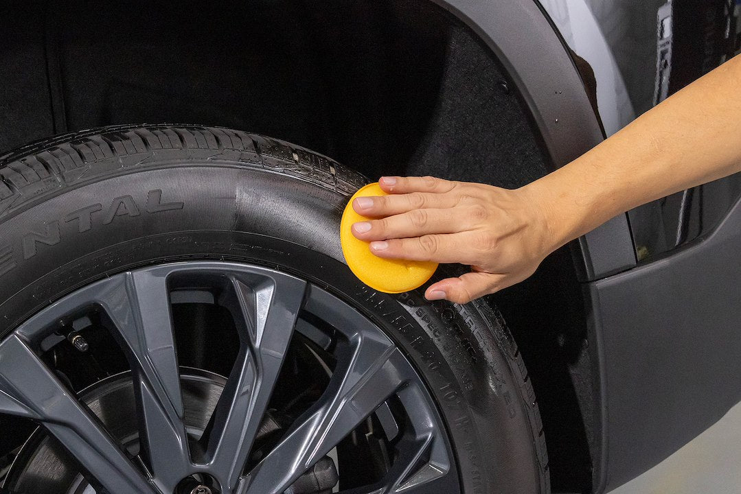 MEGUIARS WAX Meguiars Tire Dressing (G12024) – Unit Size: 24 Ounce