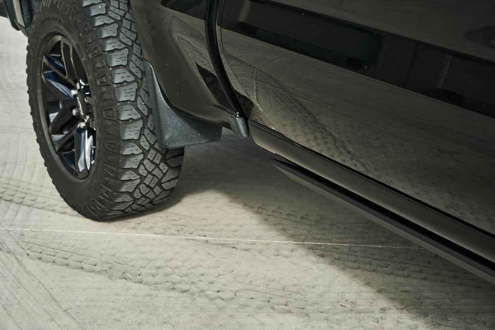 Body Armor GM-4501 E-Power Lighted GM Crew Cab Running Boards