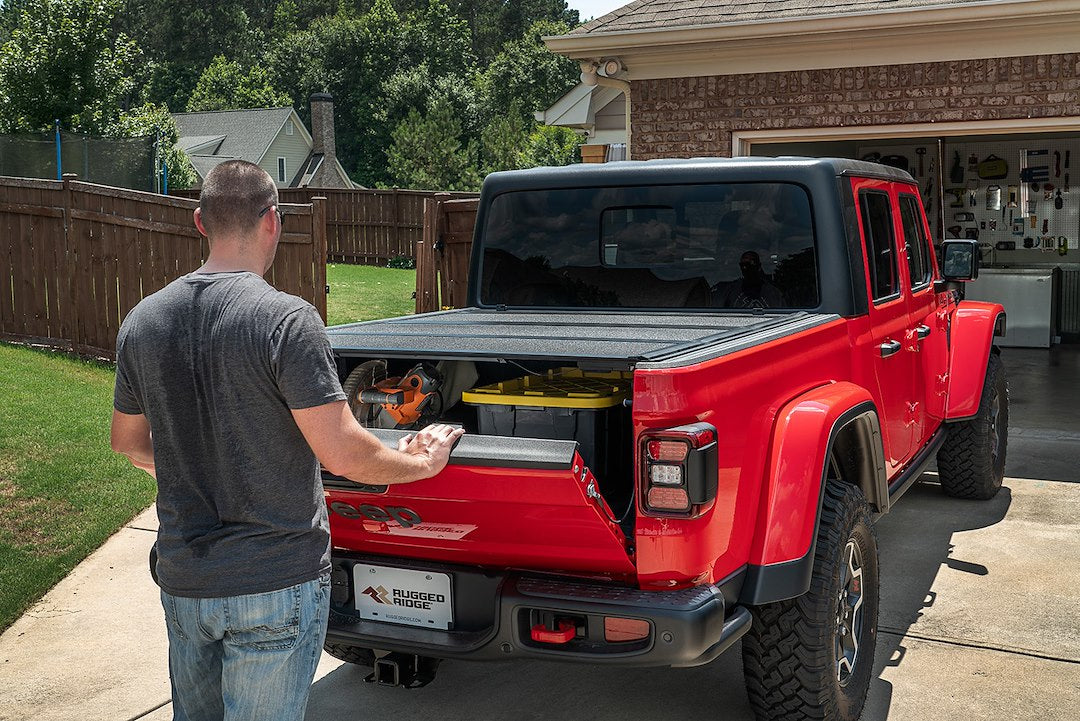 Rugged Ridge 13550.24 ARMIS Hard-Folding Aluminum Bed Cover