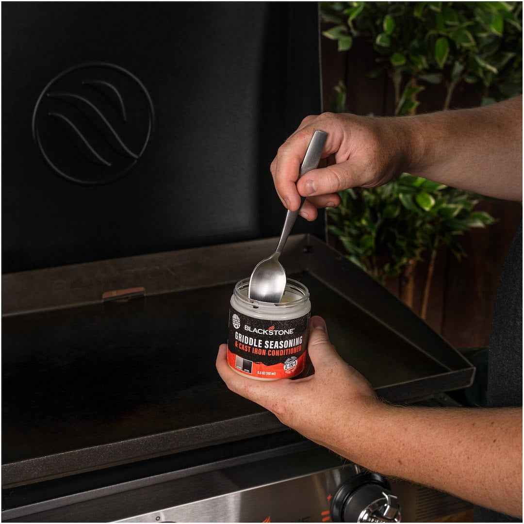 Blackstone 4114 Griddle Seasoning/Cast-Iron Conditioner, 6.5-Ounce