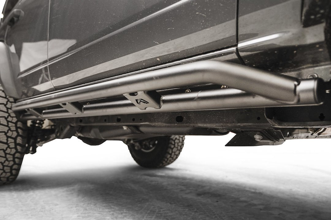 Fab Fours FB21-G5251-1 Tubular Rocker-Panel Slider
