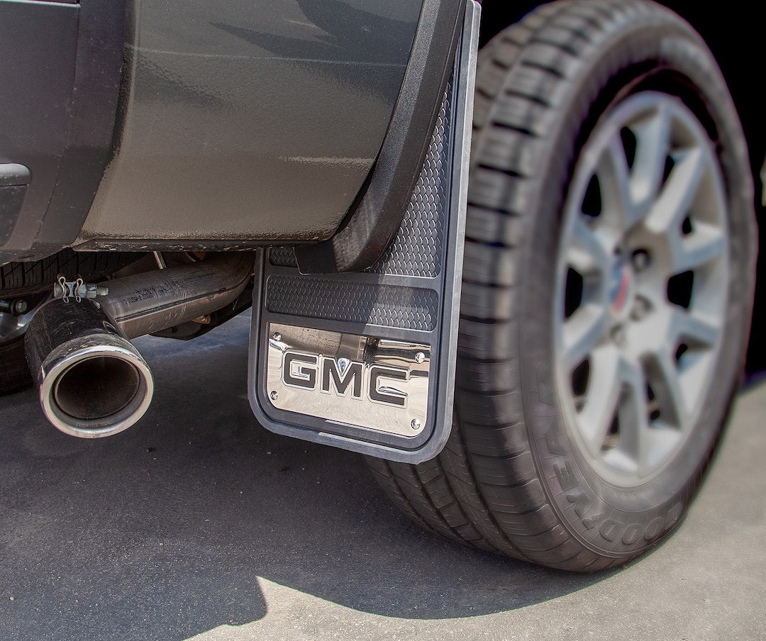 Plasticolor 001842R01 GMC Heavy-Duty Rear Fender Guards