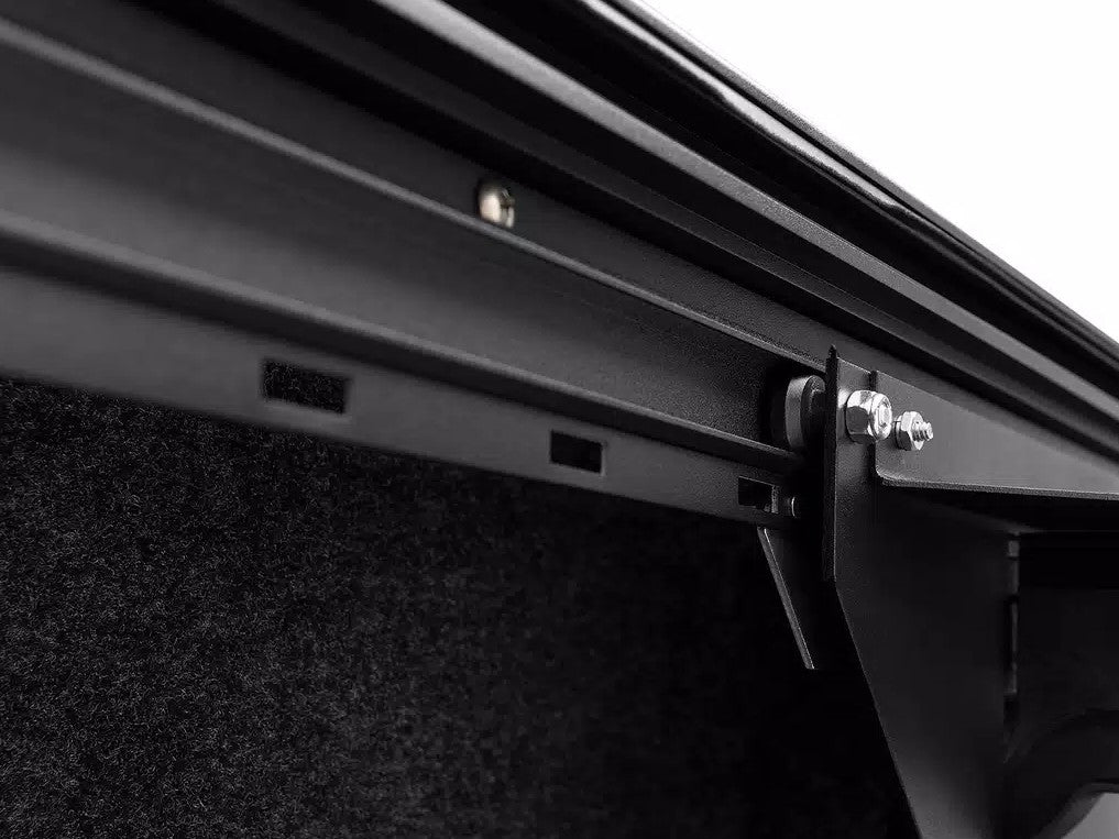 Roll-N-Lock Cm401 Truck-Bed Cargo Partition