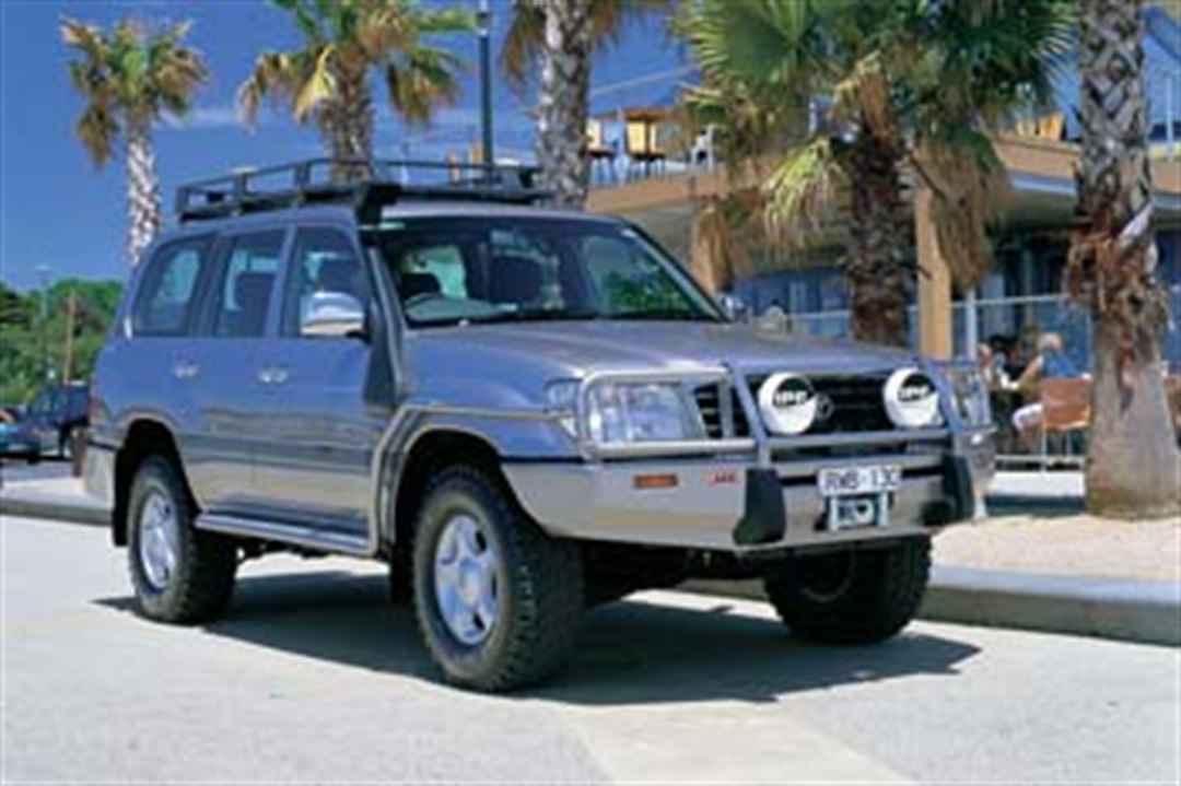 ARB 3413050 Deluxe Bar for 1998–2002 LC100 IFS