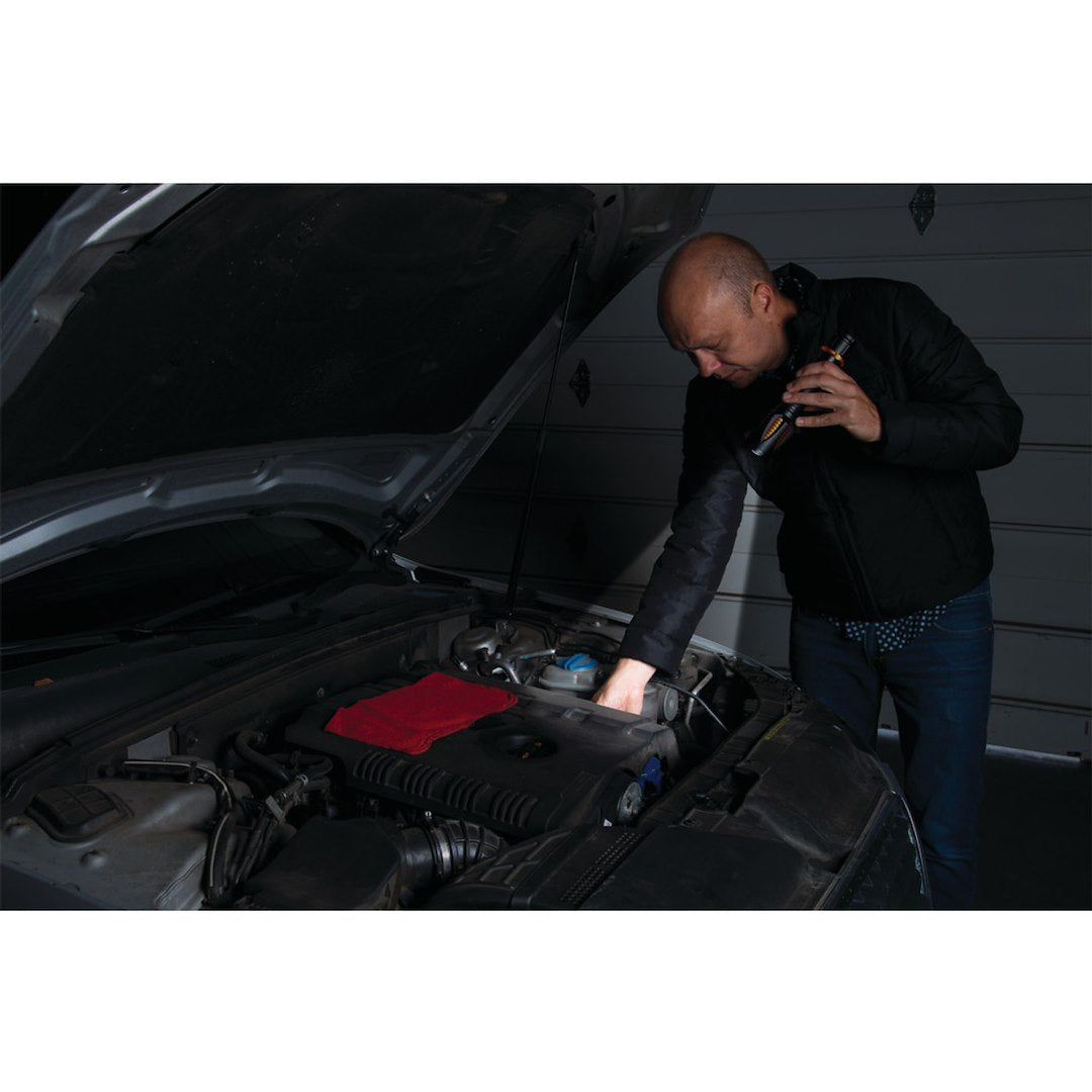 PERFORM TOOL Performance Tool Flashlight (W2657)