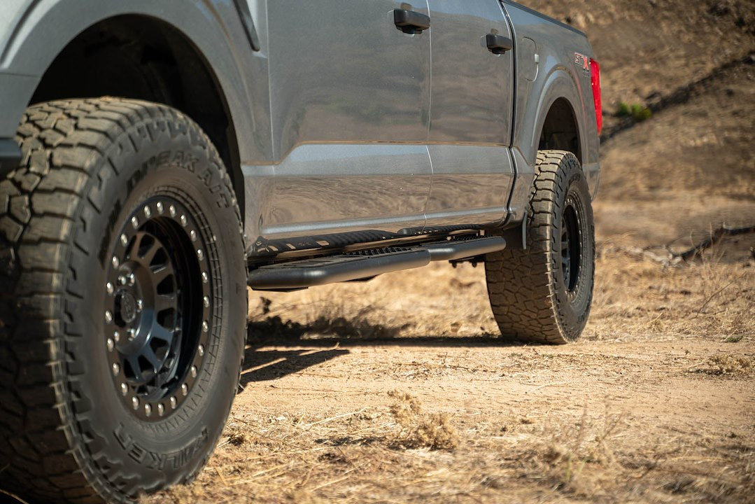 DV8 Offroad SRFF1-01 Centric Crew Cab Entry Bars