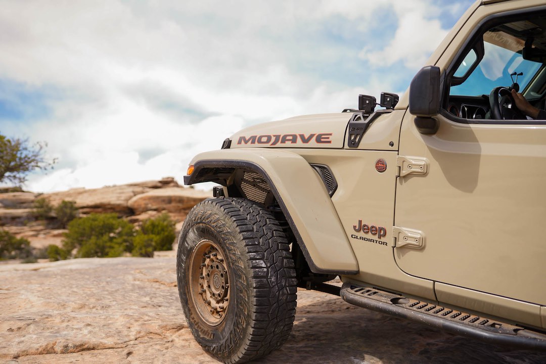 DV8 Offroad INFEND-06FB Inner Fender Component