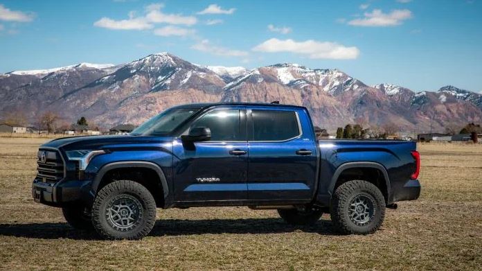 ReadyLIFT 69-52310 SST Front Suspension Lift System