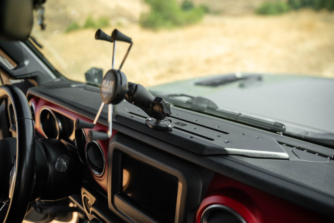DV8 Offroad DMJL-02 Cell Phone Mounting Plate
