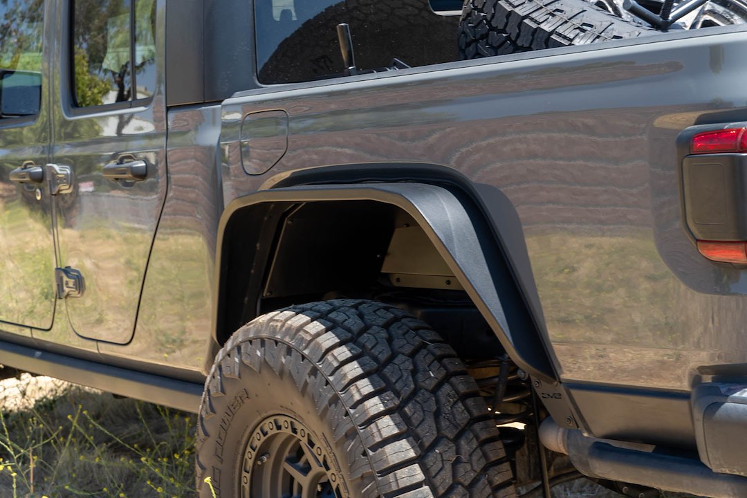 DV8 Offroad INFEND-07RB Rear Inner Fender Component