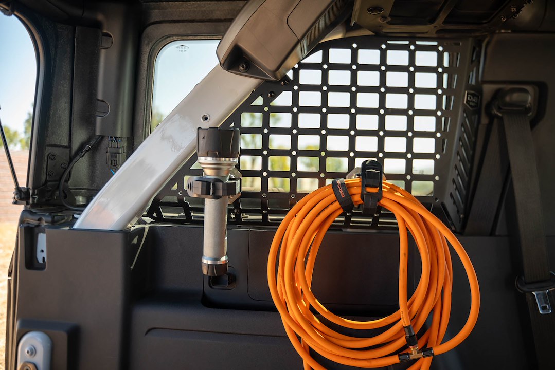 DV8 Offroad UNMM-01GR Cargo Tool Clamp