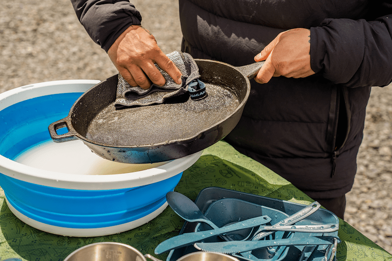 Coghlan's 2082 Collapsible RV Sink, 9L, White/Blue, Food-Safe, Portable Basin – image 5