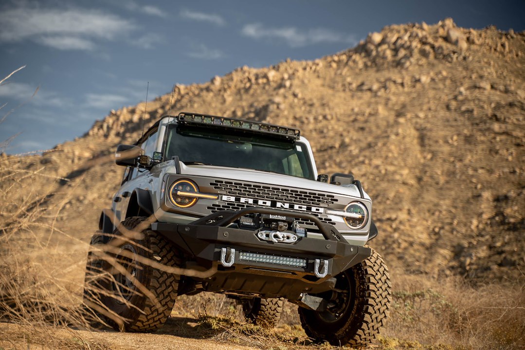 DV8 Offroad LBBR-08 Bronco Dual-Light Pillar Mount