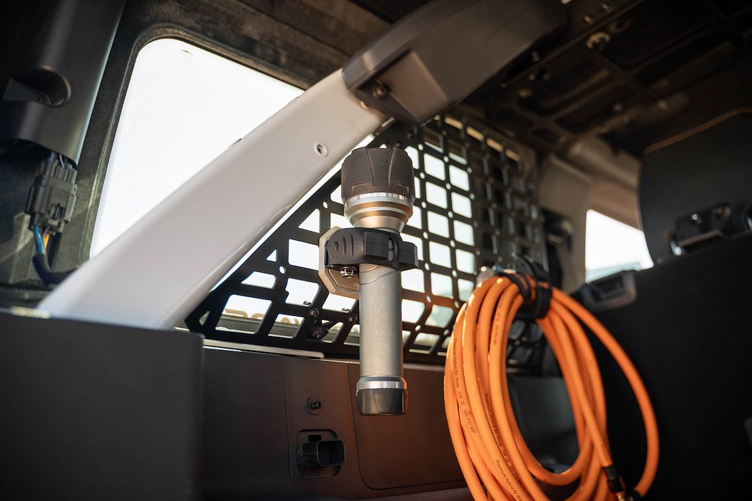 DV8 Offroad UNMM-01GR Cargo Tool Clamp