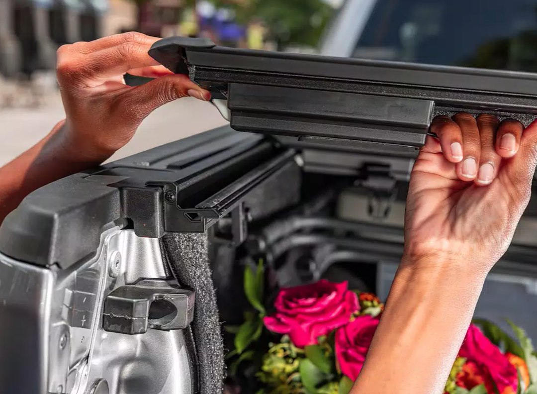 BAK Industries 448329 F-150 5.5-ft MX4 Low-Profile Tonneau - image 8