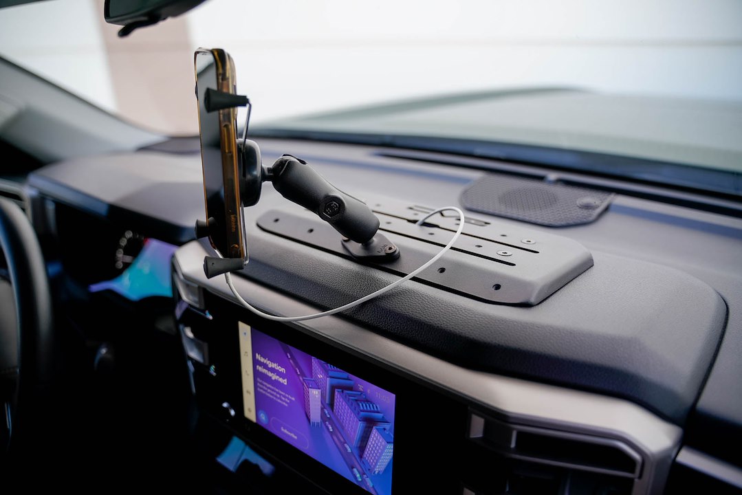 DV8 Offroad DMT2-01 Mobile Device Mounting Plate