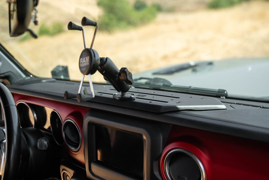DV8 Offroad DMJL-02 Cell Phone Mounting Plate