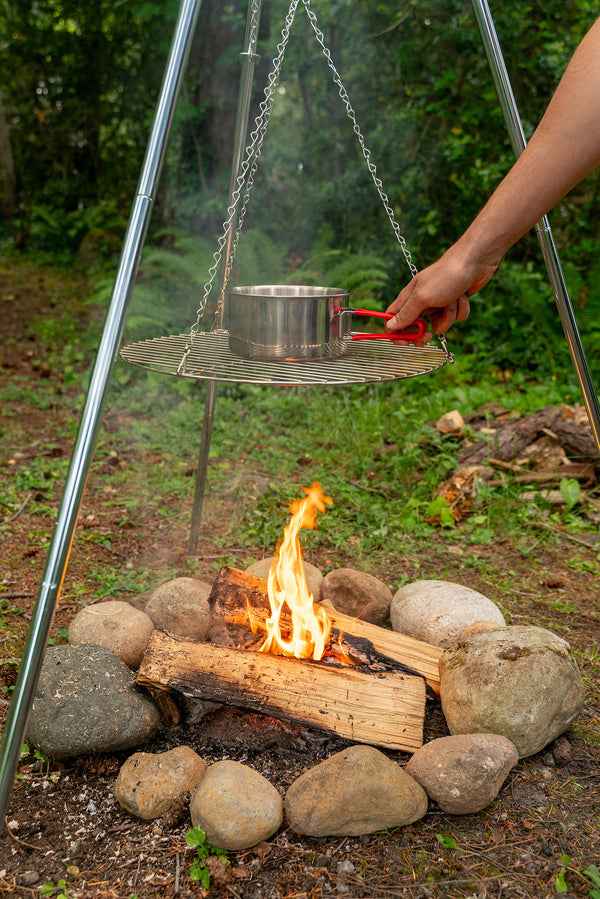 Coghlan's 17-in Tripod Campfire Grill with Lantern Holder – 9340